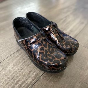 Leopard Print Danskos